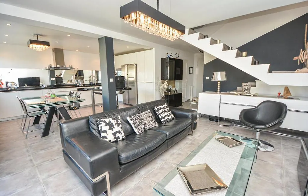 Carro Apartment Martigues
